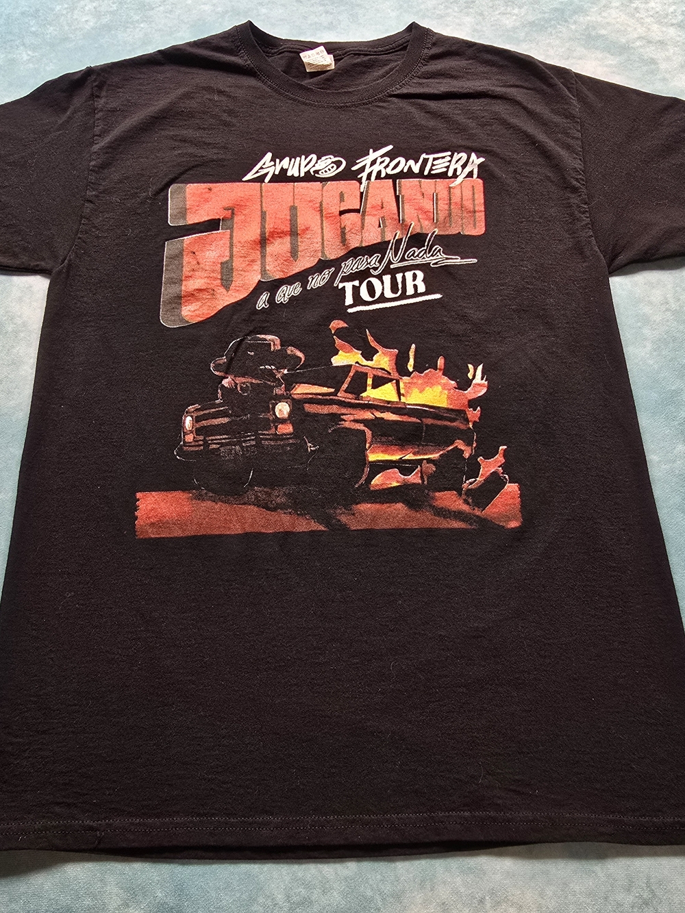 Grupo Frontera Jugando a Que No Pasa Nada Tour Graphic Tee Medium